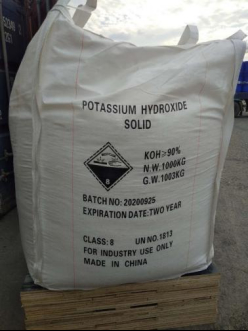 رقائق هيدروكسيد البوتاسيوم 90% للاستخدام الصناعي